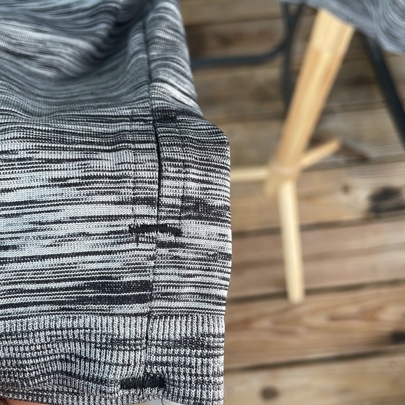 Nike Long Sleeve Running Tee (Size: Small) - Picture 4 of 5